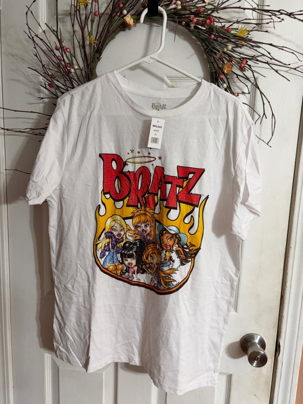 Juniors women’s Bratz Graphic Tee